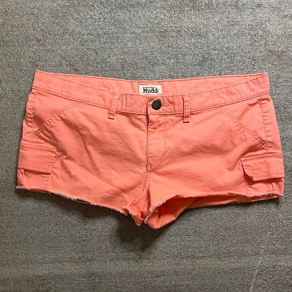 Y2K Mudd Womens Coral Pink Cargo Shorts Raw Hem Low Rise Size 15 Booty Shorts